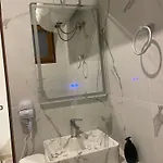 Nestly 招待所 4*