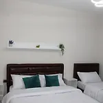 Nestly 招待所 4*