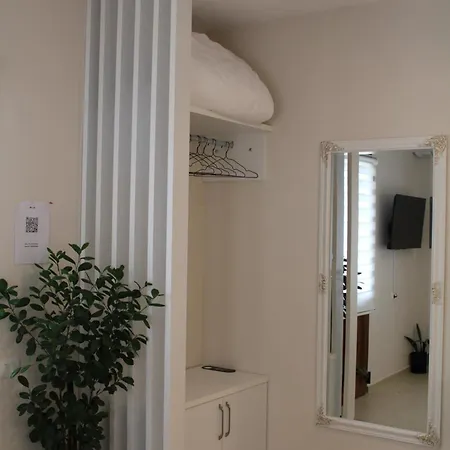 Nestly Gæstehus Tirana