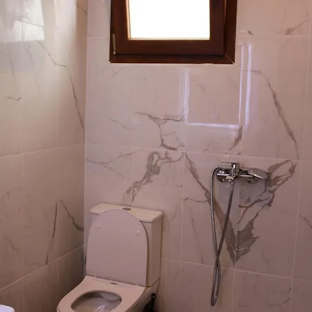 Nestly 4* Tirana